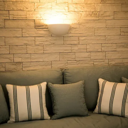 Renieris Apartmán *